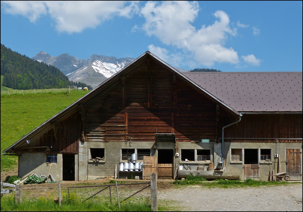. Das Haus der gl�cklichen Linsenputzer, aber nicht in Tiefencastel, sondern in Flendruz. 25.05.2012 (Hans)