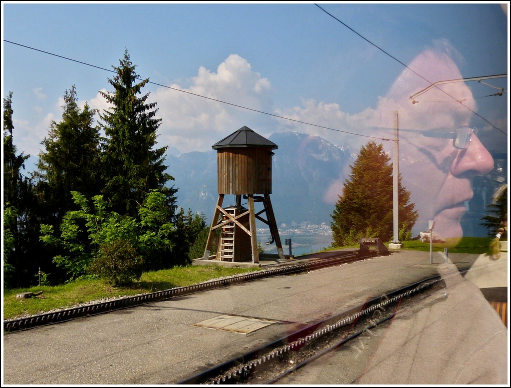 Armin ist �berw�ltigt von der sch�nen Aussicht. Caux, 26.05.2012 (Hans)