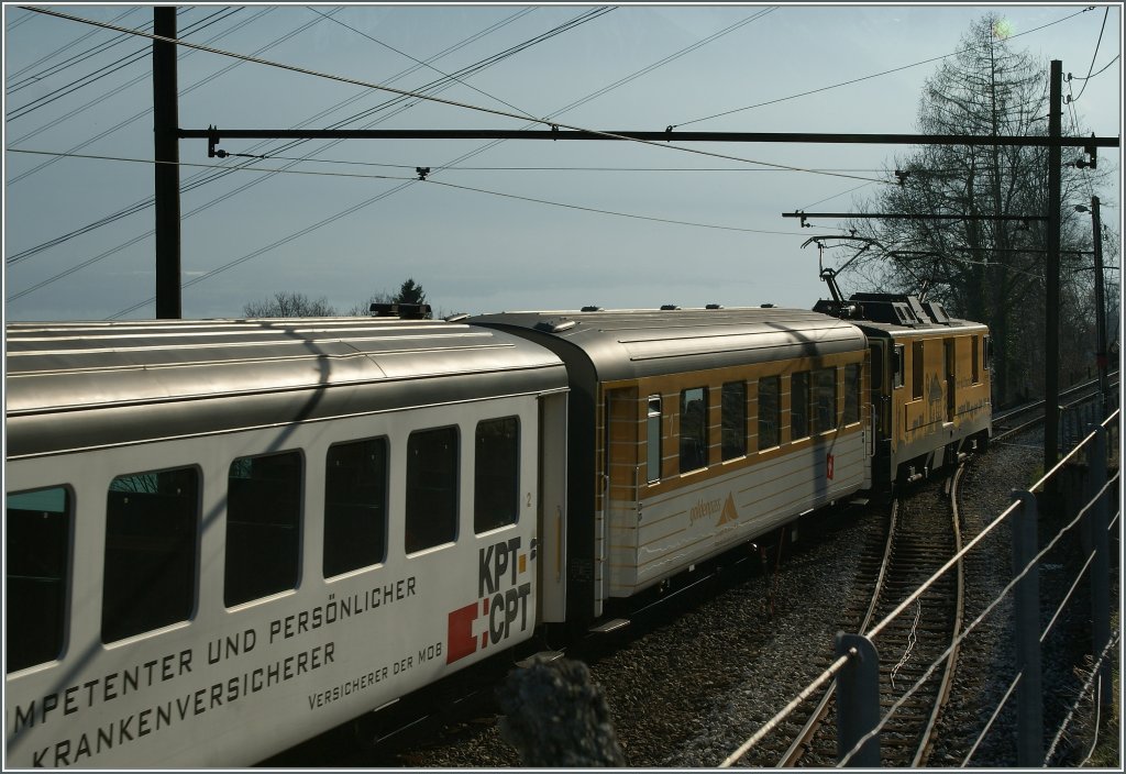 Ein goldiges Schattenspiel - MOB Regionalzug 2225 in Sendy-Sollard.
21. M�rz 2012