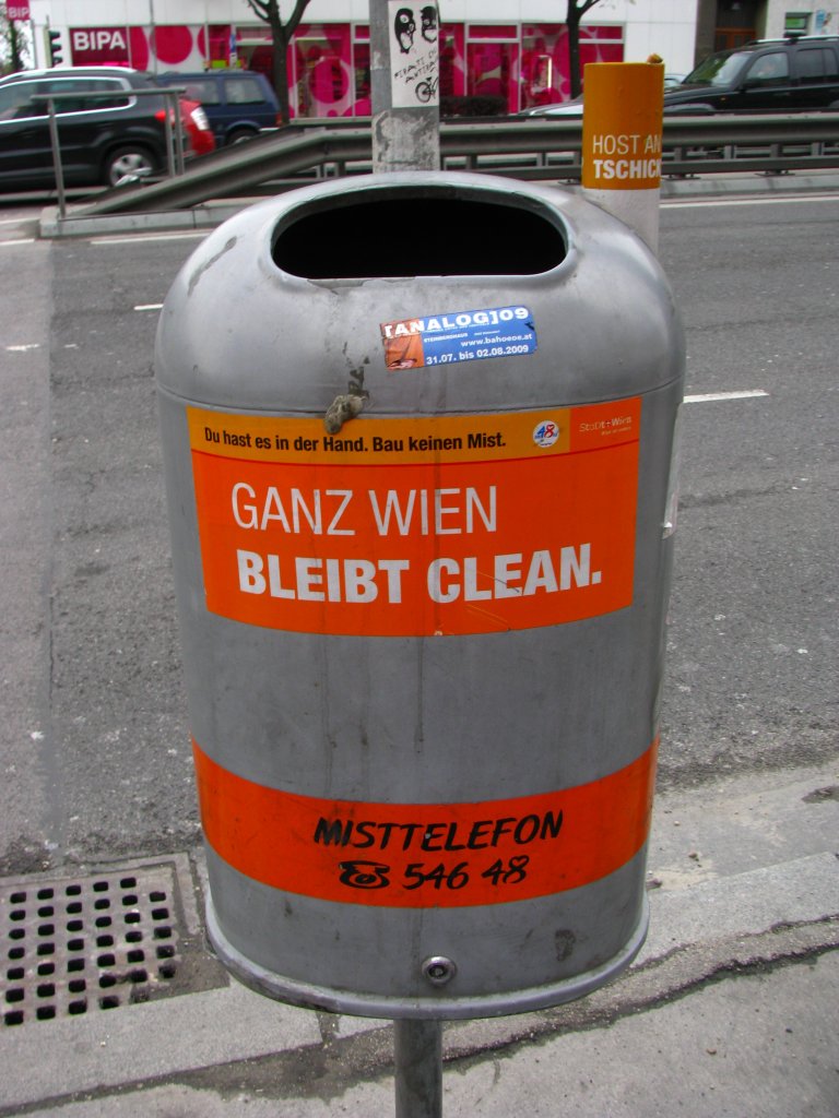 Nach den Berliner M�lleimern vom letzten Jahr beginne ich heute mit einer kleinen Serie �ber die Wiener M�lleimer. Bild (I) aufgenommen am 15.April 2010