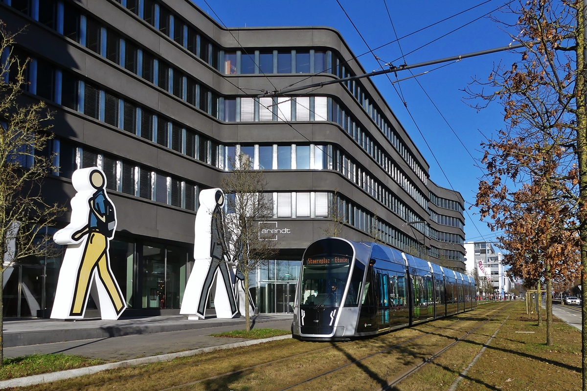 Luxembourg-Ville - Les g�ants du Kirchberg. 19.12.2019 (Jeanny)
