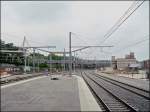 Eine einsame Fotografin am Ende des Bahnsteigs an der n�rdlichen Ausfahrt des Bahnhofs Li�ge Guillemins am 28.06.08.