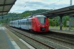 DB 1440 512 aus Trier kommend fährt in den Bahnhof von Bullay ein. 07.2022