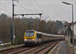 CFL 3008 kommt mit dem IC 112 aus Richtung L�ttich in den Bahnhof von Wilwerwiltz an.