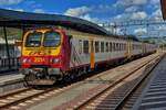 CFL Z2 2014, kommt von Diekirch in den Bahnhof von Ettelbrück eingefahren, von hier bedient dieser Zug alle Bahnhöfe bis zur Stadt Luxemburg. 09.2023