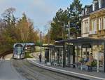 Eine Stra�enbahn n�hert sich am 18.11.2020 der Haltestelle  St�replaz .