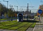Tram 102 kurz hinter der Haltestelle  Pfaffenthal – Roud Breck  in Richtung Luxexpo, der Umsteigehaltestelle f�r Bus und Bahn in alle Richtungen des Landes zu fahren.