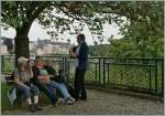 Leider knapp verpasst: Die F�tterung auf der Oma-Bank in Luxembourg  14.