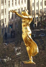Auf Augenh�he mit der G�lle Fra in Luxembourg-Ville.