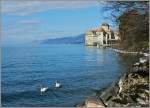 Die aufkommende Bise l�ste die Wolken auf und sorgte f�r Fotowetter am Ch�teau Chillon.