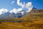 Bergsee am Bernina-Pass der Lej Nair (Schwarzsee) am 06.09.2021.

Der Lej Nair ist ein Bergsee in der Bündner Gemeinde Pontresina. Er liegt an der Berninapassstraße nur rund 100m nördlich des um einiges größeren Lago Bianco (Staumauer links im Bild) auf einer Höhe von 2.223 Metern über Meer. Am Nordufer des Lej Nairs schlängelt sich die Rhätische Bahn den Berninapass hoch. Weiter nördlich liegt mit dem Lej Pitschen ein dritter kleinerer See im Gebiet. Der Schwarzsee und der Pitschensee werden von den Ova da Bernina (Berninabach) durchflossen, der in den Inn mündet. In den beiden kleinen Seen wird das Fischen betrieben.

