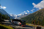 Ein Blick zum Morteratschgletscher am 06.09.2021 aus einem RhB-Zug in der Montebello-Kurve (1.958 m ü. M.).

Der Morteratschgletscher ist ein Alpen-Gletscher in der Berninagruppe im Kanton Graubünden in der Schweiz. Wie nahezu alle Alpengletscher ist auch der Morteratschgletscher im Rahmen der globalen Erwärmung von umfassendem Schwund betroffen, so verkürzte er sich zwischen 1900 und 2017 um etwa 2.500 Meter.

Zusammen mit dem Persgletscher, dessen Zunge seit dem Sommer 2015 den Morteratsch nicht mehr erreicht, ist er mit einem Volumen von rund 1,2 Kubikkilometern der volumenstärkste Gletscher der Ostalpen. Seit Beginn der systematischen Beobachtungen im Jahr 1878 hat der Gletscher 2,5 Kilometer an Länge eingebüßt, er ist heute noch rund 6,2 Kilometer lang.