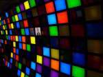 Zwischen den Lichtquadraten, die immer wieder in verschiedenen Kombinationen leuchten (ver)stecken (sich) auch interessante Informationen �ber Wissenschaft und Technik.