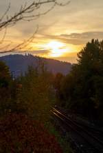   Sonnenuntergang an der Hellertalbahn in Herdorf am 24.10.2015.